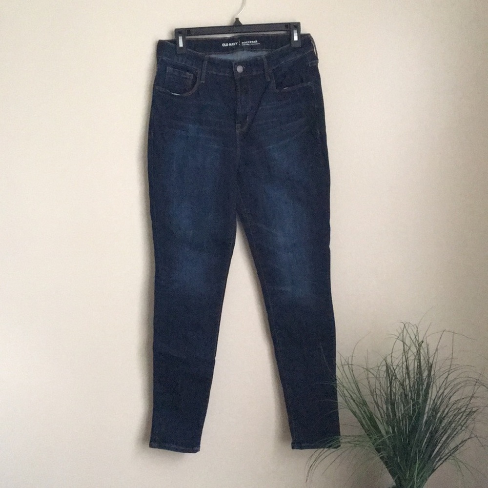 Never worn Old Navy Rockstar High Rise Jeans